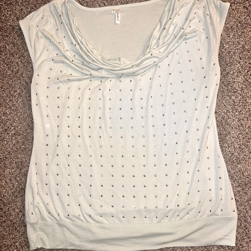 Super cute women’s XL Maurice’s top.